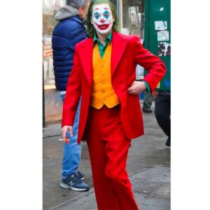 joker-arthur-fleck-red-suit