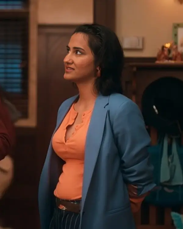 amrit-kaur-the-sex-lives-of-college-girls-s03-blue-blazer