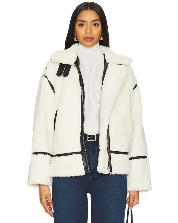 christina-hall-christina-in-the-country-s02-white-sherpa-jacket