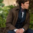 colin-bridgerton-s03-brown-coat