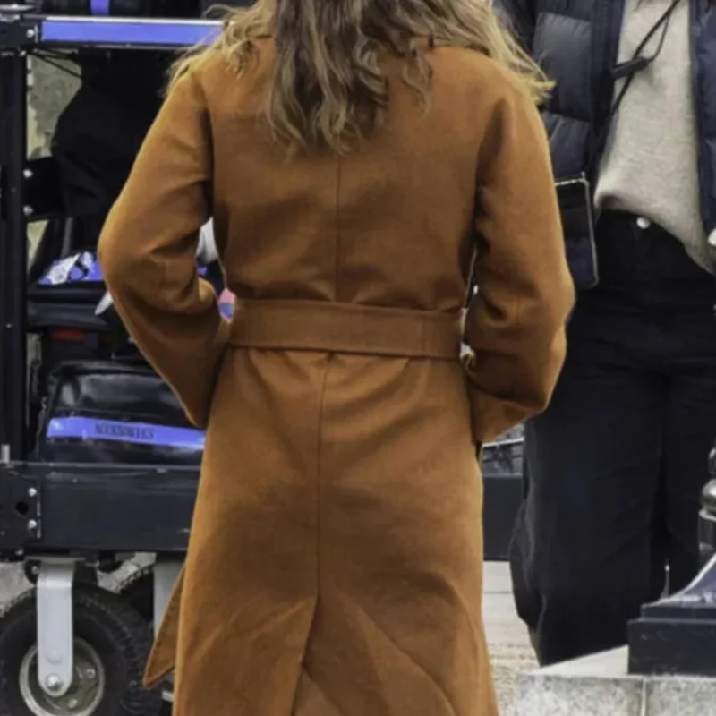 helen-webb-black-doves-s01-keira-knightley-brown-leather-trench-coat