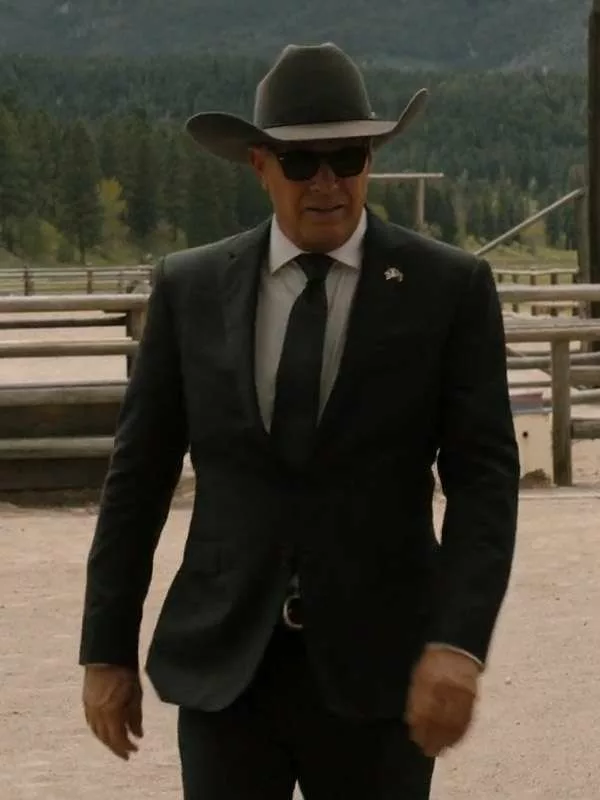 john-dutton-yellowstone-season-5-blazer