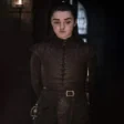 maisie-williams-thrones-arya-stark-leather-jacket