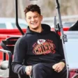 patrick-mahomes-chiefs-black-hoodie