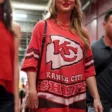 taylor-swift-kansas-city-chiefs-red-jersey