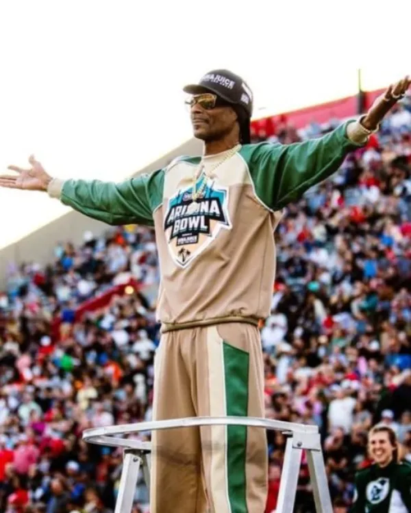 the-arizona-bowl-halftime-show-snoop-dogg-tracksuit-600x750